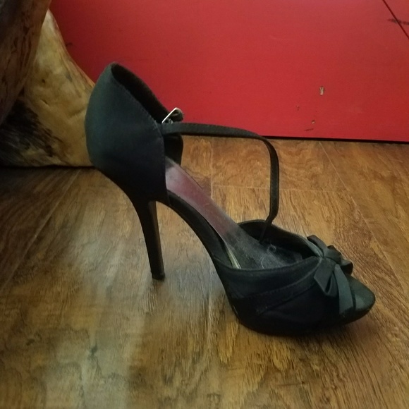 Two pairs of Nine West Mary Jane heels - Picture 7 of 8